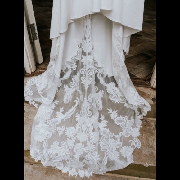 🦋🌙 MON CHERI x ENCHANTING | White Delicate Lace & Beaded Wedding Gown - Picture 12 of 15